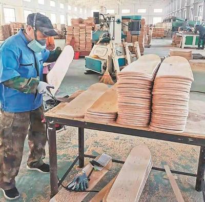 穆棱:拓宽延伸产业链 小木板带来“大作为”